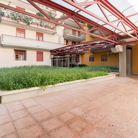 Appartement Guesthost - Lovely In Barletta